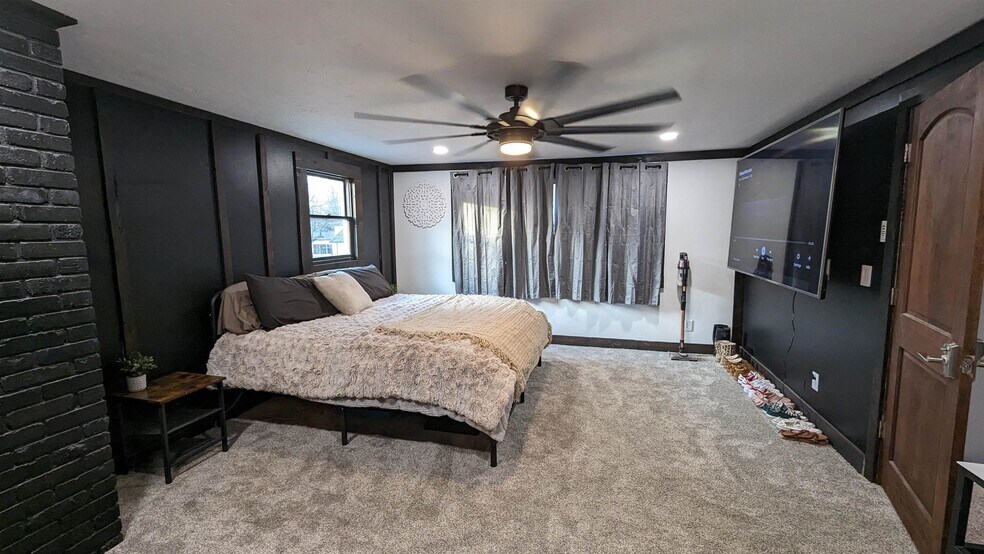 More Photos Of 933 W Weber Sq, South Bend Lodge Meeting Hall For Sale