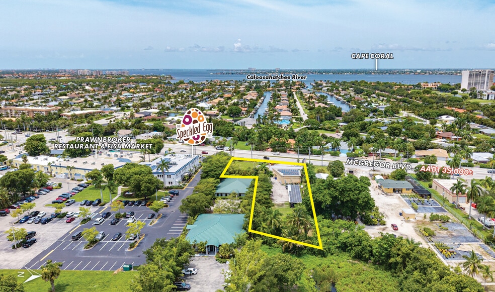 More Photos Of 13371 McGregor Blvd, Fort Myers Freestanding For Sale