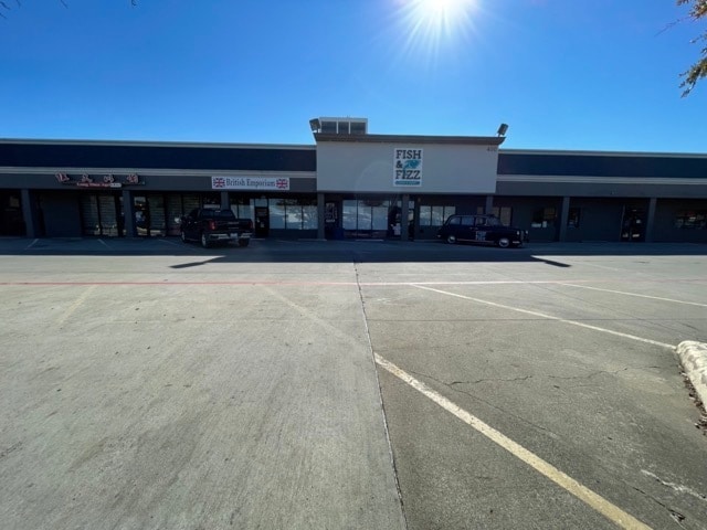 More Photos Of 400 N Coit Rd, Richardson General Retail For Lease
