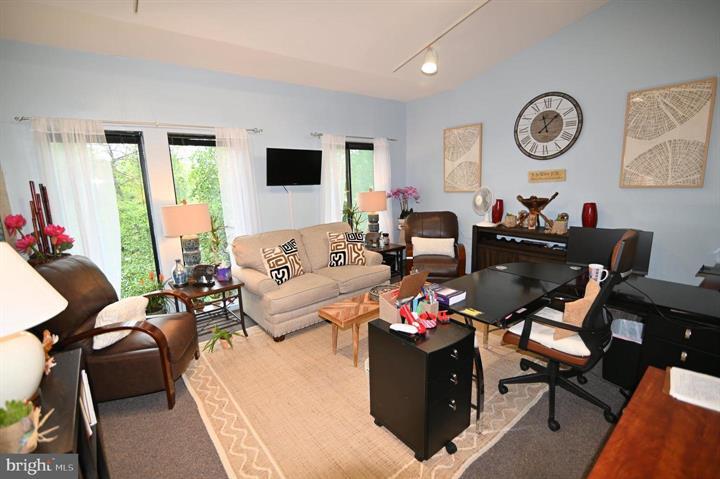 More Photos Of 605 Post Office Rd, Waldorf Medical For Sale