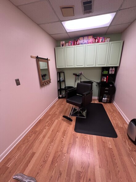 More Photos Of 406 Turtle Creek Dr, Shreveport Office For Sale