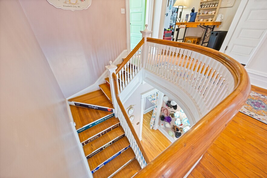More Photos Of 104 W Main St, Elizabeth City Office Residential For Sale