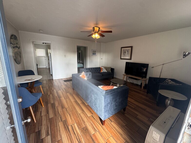 More Photos Of 208 Terrace Way, Capitola Apartments For Sale
