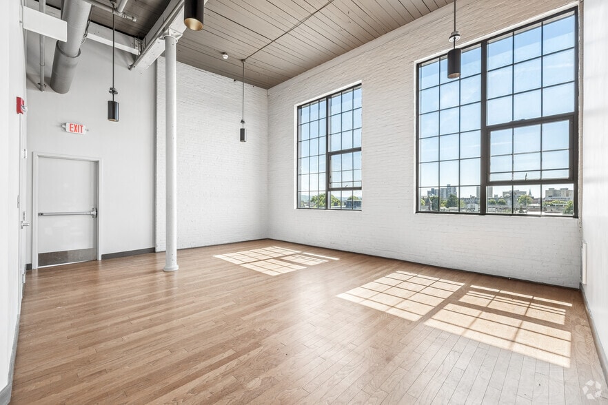 More Photos Of 811-827 Court St, Utica Apartments For Lease