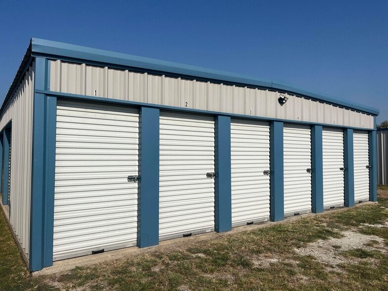 More Photos Of 1800 FM 815, Trenton Self Storage For Sale