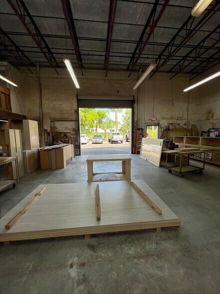 More Photos Of 4099 N Dixie Hwy, Boca Raton Light Manufacturing For Lease