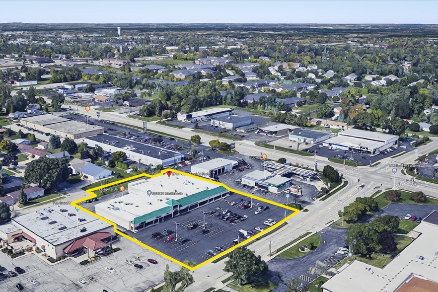 More Photos Of 2701 N Oneida St, Appleton Freestanding For Lease