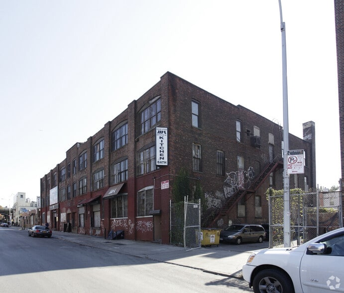 More Photos Of 250 44th St, Brooklyn Manufacturing For Lease
