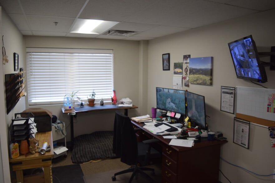 More Photos Of 520-536 W 66th St, Loveland Light Manufacturing For Sale