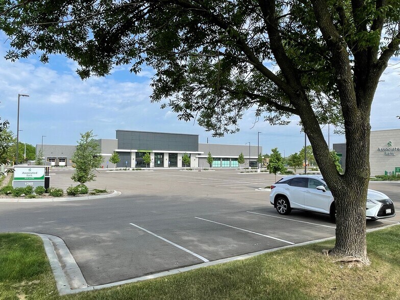 More Photos Of 1271 Yankee Doodle Rd, Eagan Supermarket For Sale