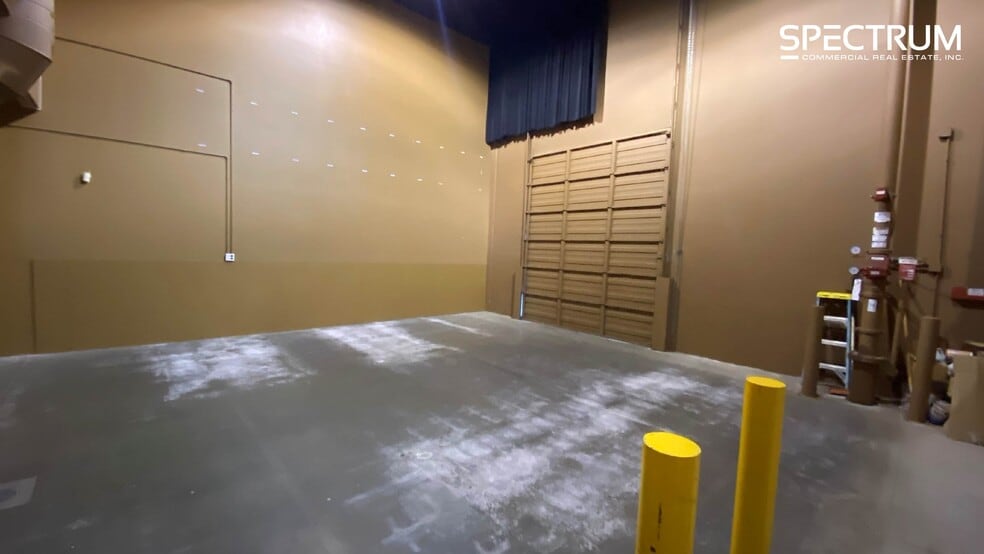 More Photos Of 28522-28528 Constellation Rd, Valencia Warehouse For Lease