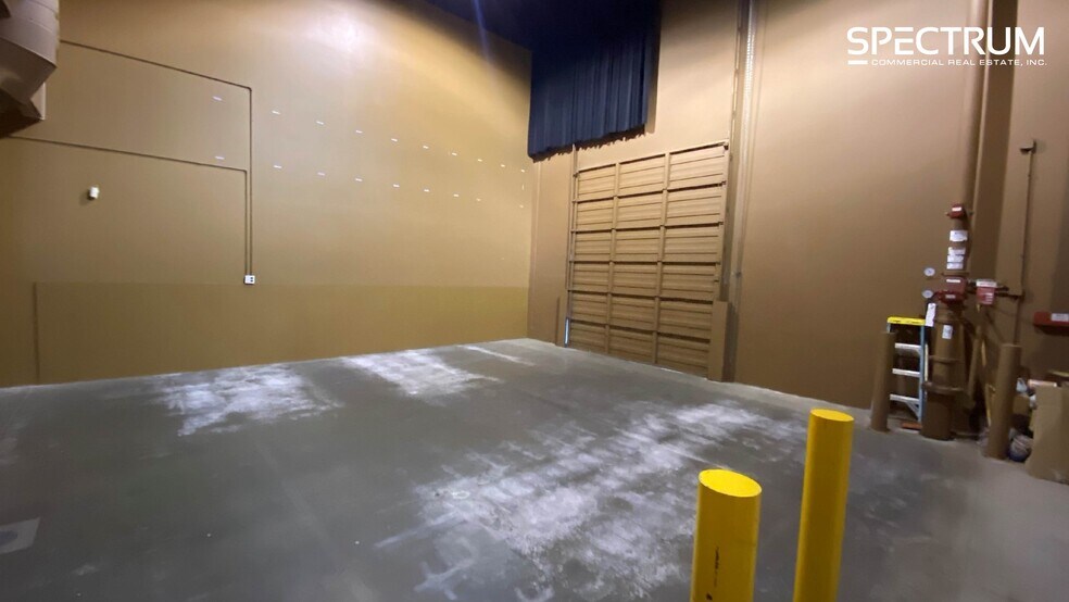 More Photos Of 28522-28528 Constellation Rd, Valencia Warehouse For Lease
