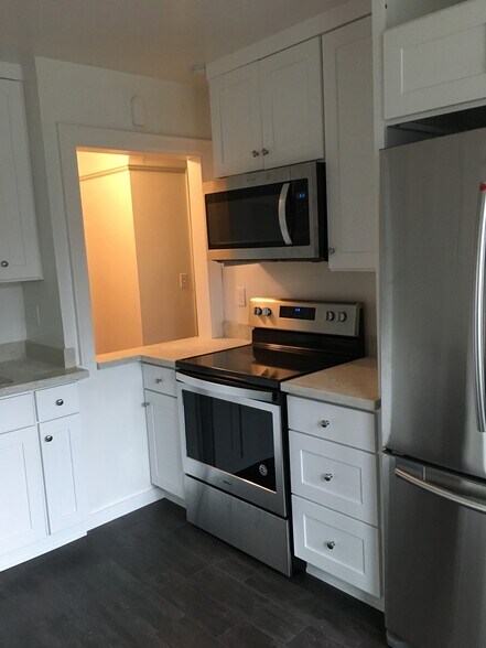 More Photos Of 4212 Phinney Ave, Seattle Apartments For Sale