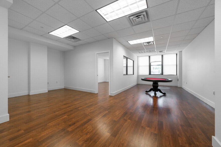 More Photos Of 164 20th St, Brooklyn Office For Lease