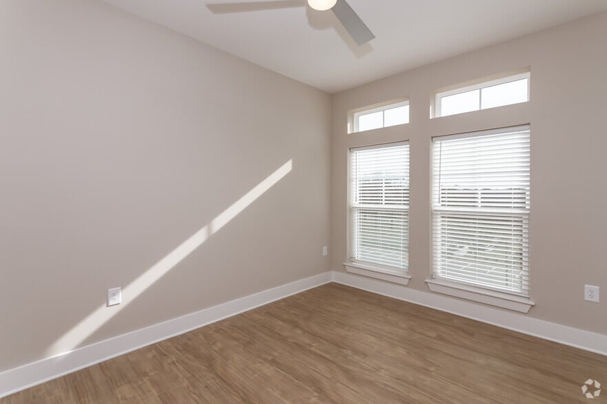 More Photos Of 222 S Main St, Mooresville Apartments For Lease