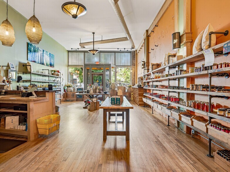 More Photos Of 32 Broadway St, Asheville Storefront Retail Residential For Sale