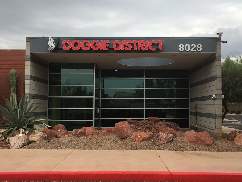 More Photos Of 8028 W Thunderbird Rd, Peoria Veterinarian Kennel For Lease