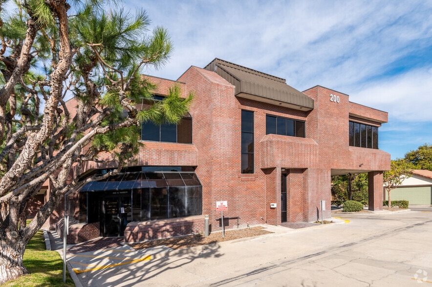 More Photos Of 200 N Harbor Blvd, Anaheim Medical For Lease