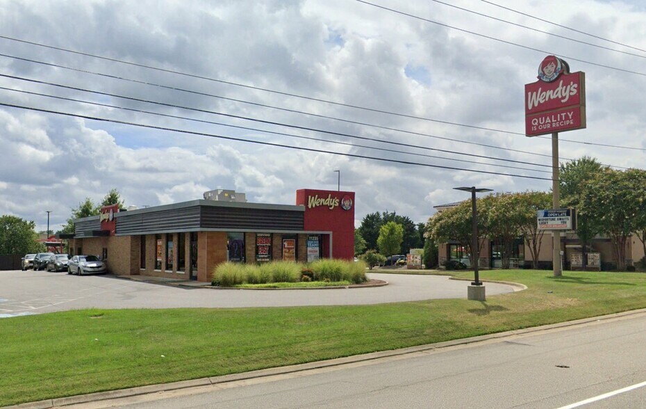 Primary Photo Of 11235 Midlothian Tpke, Richmond Fast Food For Lease