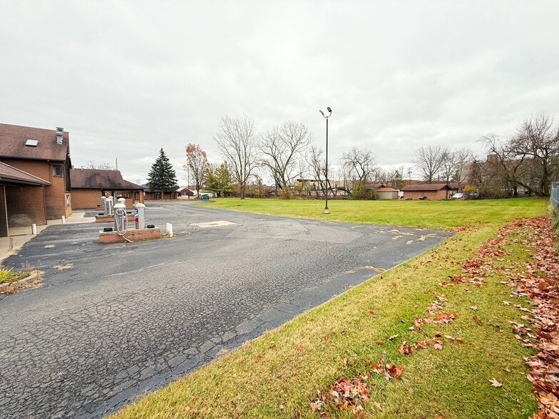 More Photos Of 170 Northland Dr, Medina Carwash For Sale