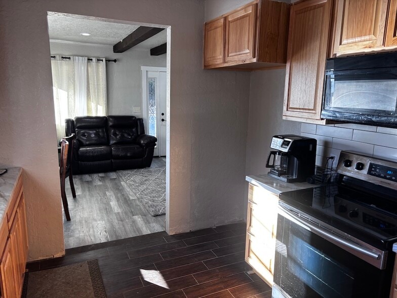 More Photos Of 305 N 3rd St, Mccall Freestanding For Sale