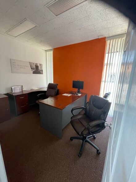 More Photos Of 302 S Collins St, Plant City General Retail For Sale