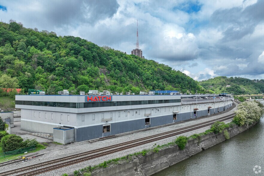 More Photos Of 1600 W Carson St, Pittsburgh Light Manufacturing For Lease