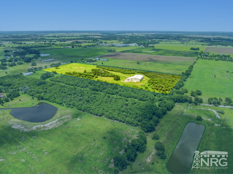 More Photos Of 851 Bordovsky Rd, La Grange Warehouse For Sale