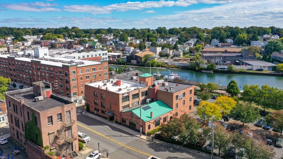 More Photos Of 14-20 Willett Ave, Port Chester Office For Lease