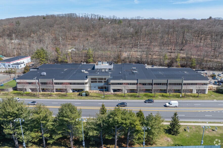 More Photos Of 372 Danbury Rd, Wilton Medical For Lease