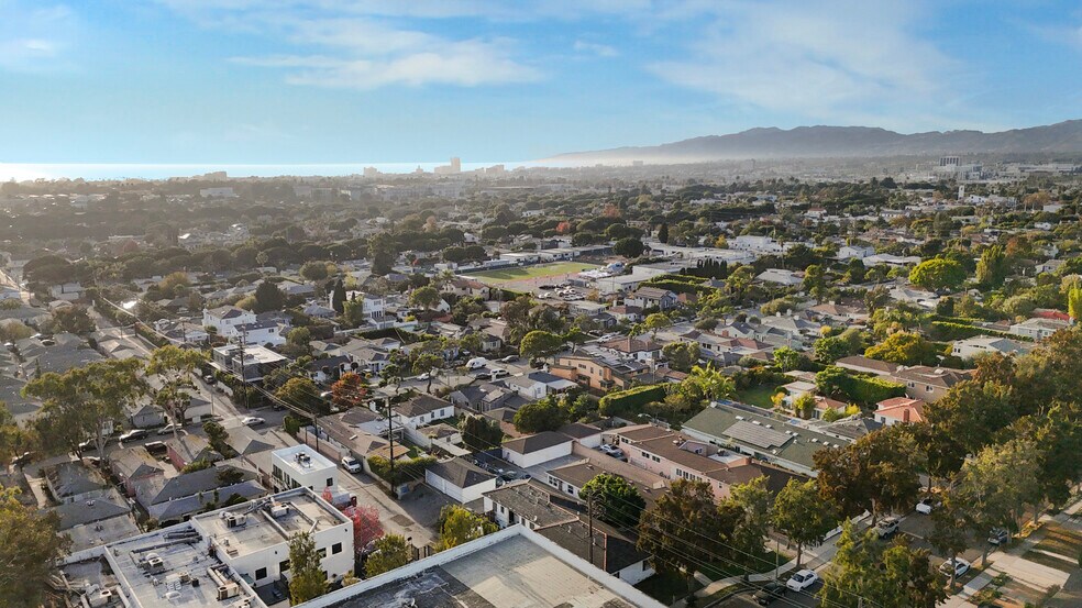 More Photos Of 2626 26th St, Santa Monica Apartments For Sale