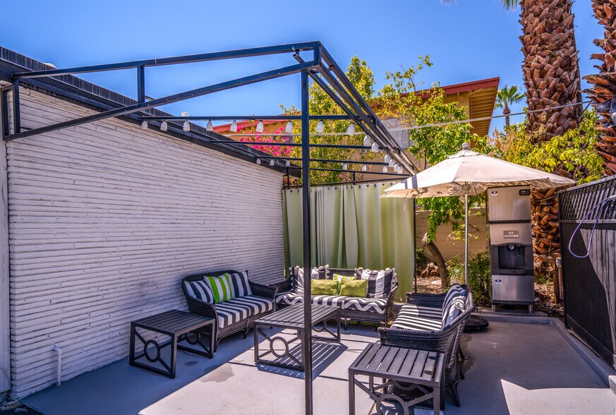 More Photos Of 350 S Belardo Rd, Palm Springs Hotel For Sale