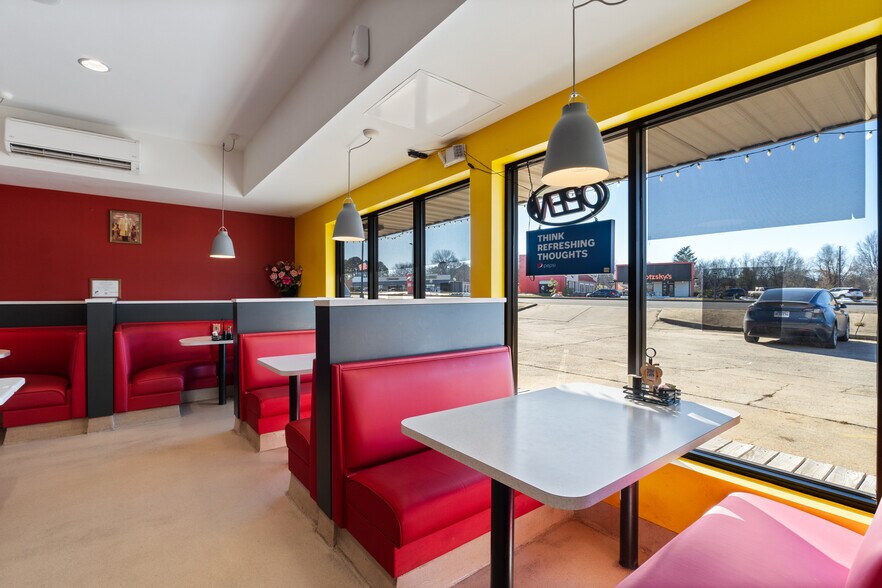 More Photos Of 403 Highway 412 W, Siloam Springs Restaurant For Sale