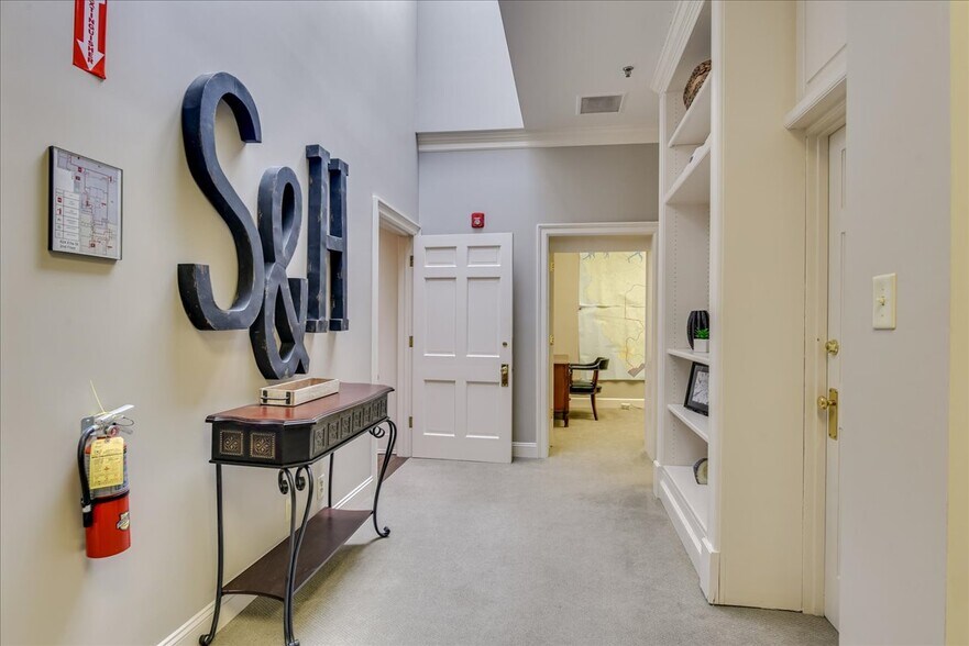 More Photos Of 624 Ellis St, Augusta Office For Sale