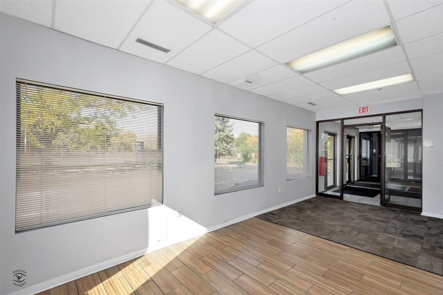 More Photos Of 400 N Schmidt Rd, Bolingbrook Office For Lease