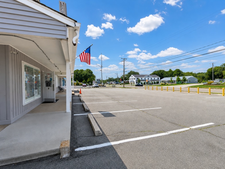 More Photos Of 880 Boston Post Rd, Old Saybrook Storefront Retail Office For Sale