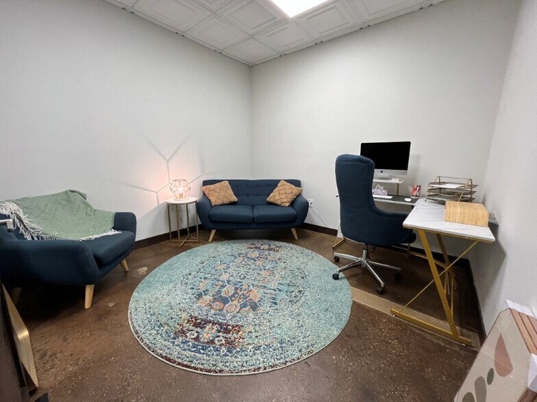 More Photos Of 1710 E Grand Xing, Mobridge Office For Sale