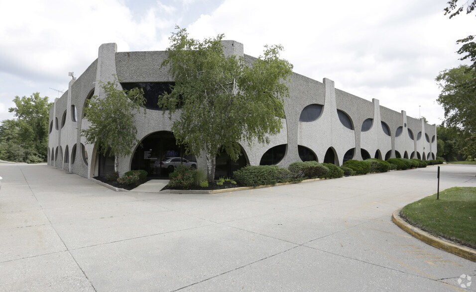 More Photos Of 80 Davids Dr, Hauppauge Warehouse For Sale