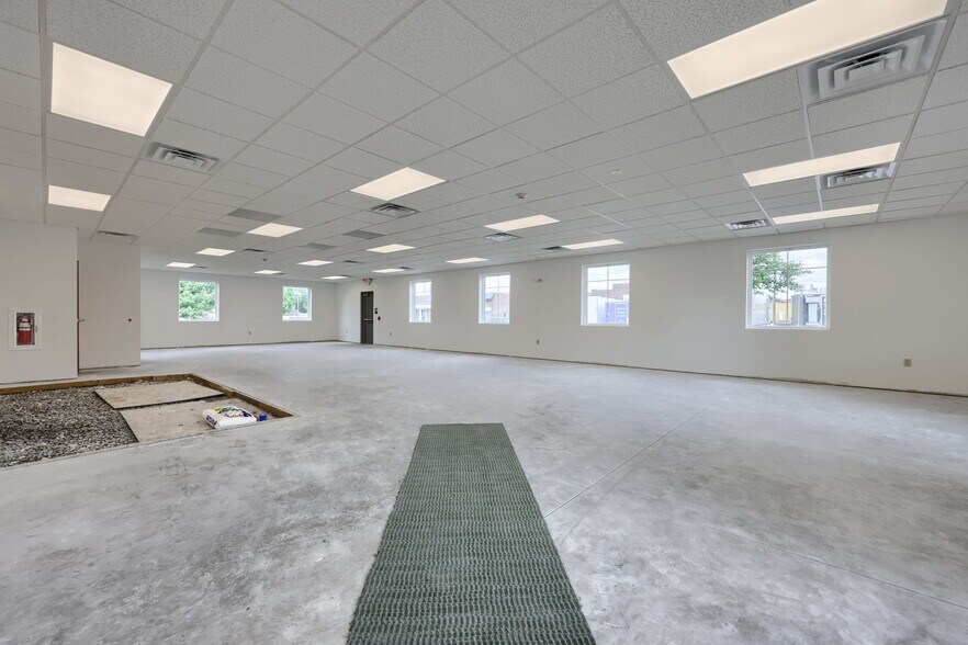 More Photos Of 60 Doe Run Rd, Manheim Medical For Lease