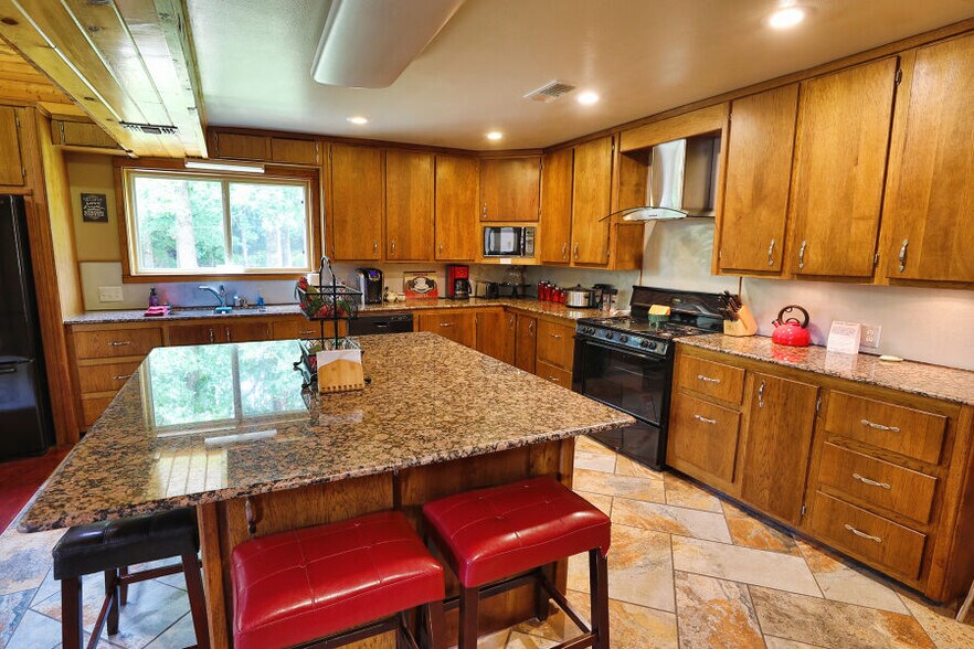 More Photos Of 1083 N 4290 Rd, Sawyer Hotel For Sale