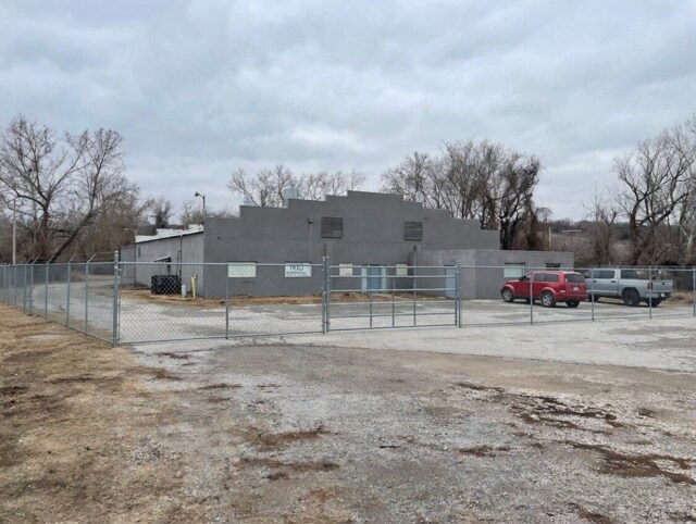Primary Photo Of 920 W Skelly Dr, Tulsa Manufacturing For Lease