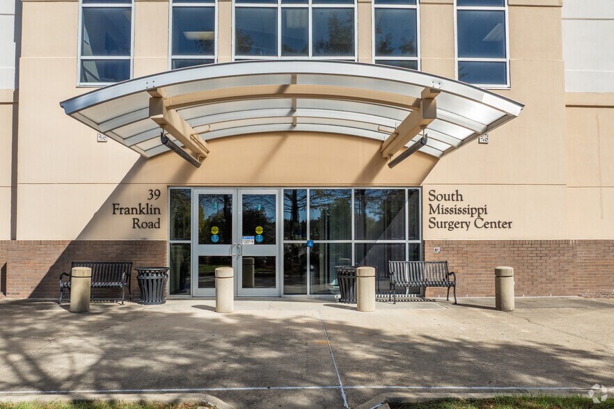 More Photos Of 39 Franklin Rd, Hattiesburg Medical For Lease