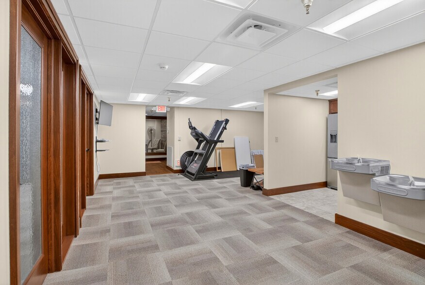 More Photos Of 750 Washington Rd, Mt Lebanon Apartments For Sale