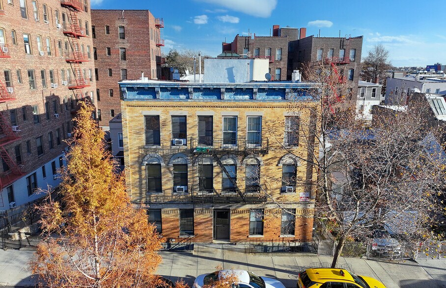 More Photos Of 3141 44th St, Astoria Apartments For Sale