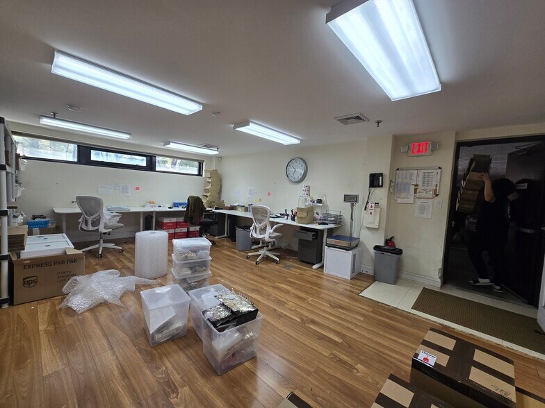 More Photos Of 228 Rivervale Rd, River Vale Office For Sale