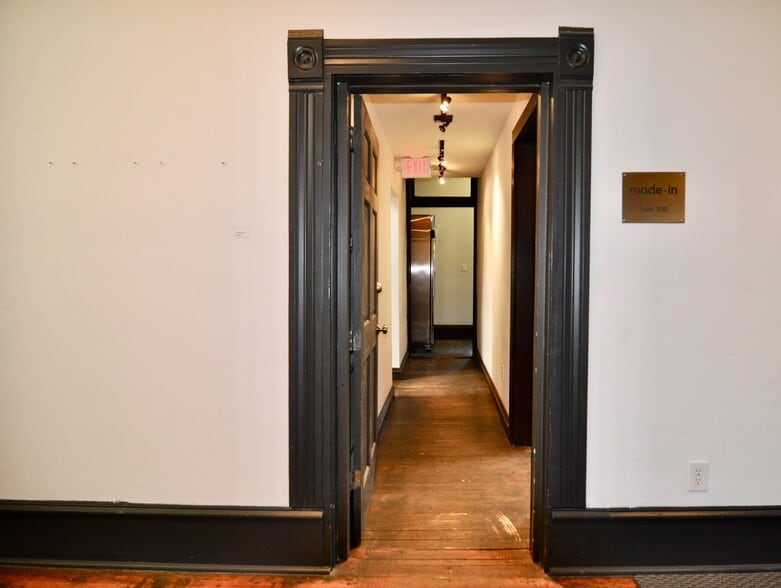 More Photos Of 1000 E Cesar Chavez St, Austin Loft Creative Space For Lease