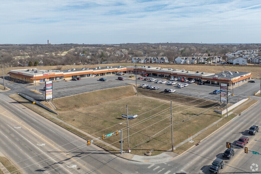 More Photos Of 6161 S 33rd West Ave, Tulsa Unknown For Lease