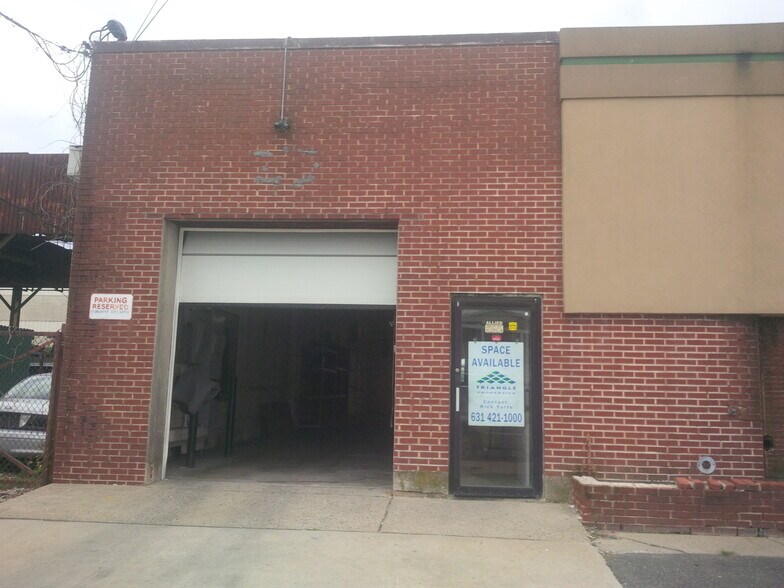 More Photos Of 46 Saratoga Blvd, Island Park Warehouse For Lease