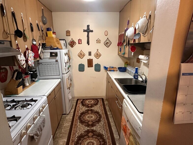 More Photos Of 220 28th Street Dr SE, Cedar Rapids Apartments For Sale