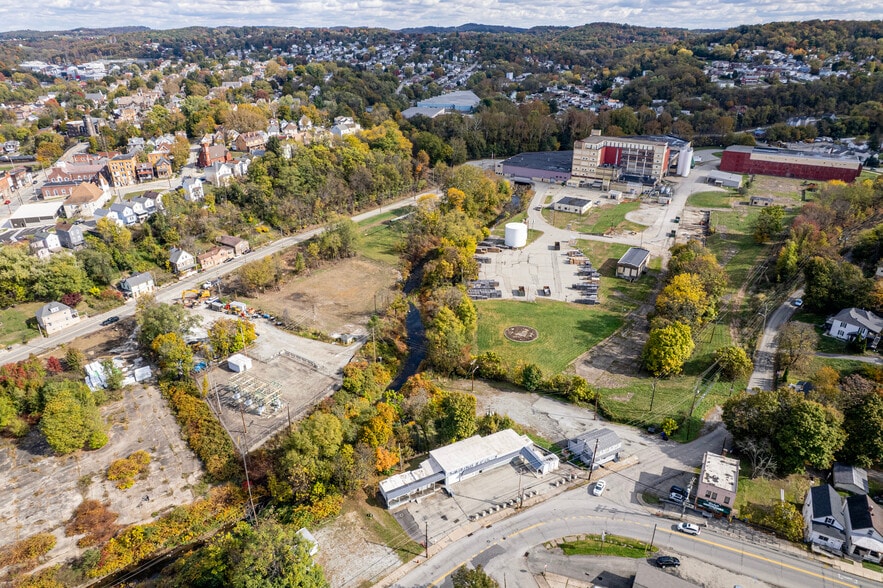 More Photos Of 305 Division St, Jeannette Distribution For Sale